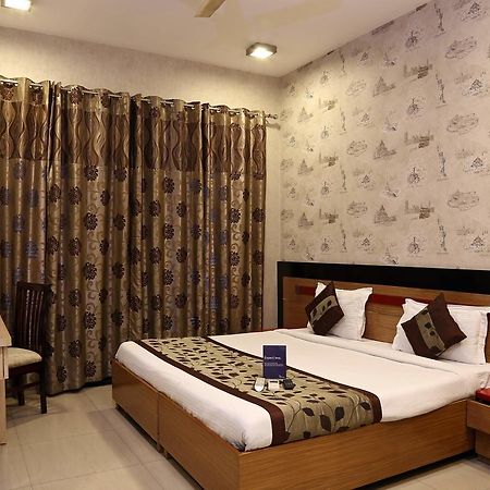 Fabhotel Signature Cyber Park เดลี ภายนอก รูปภาพ