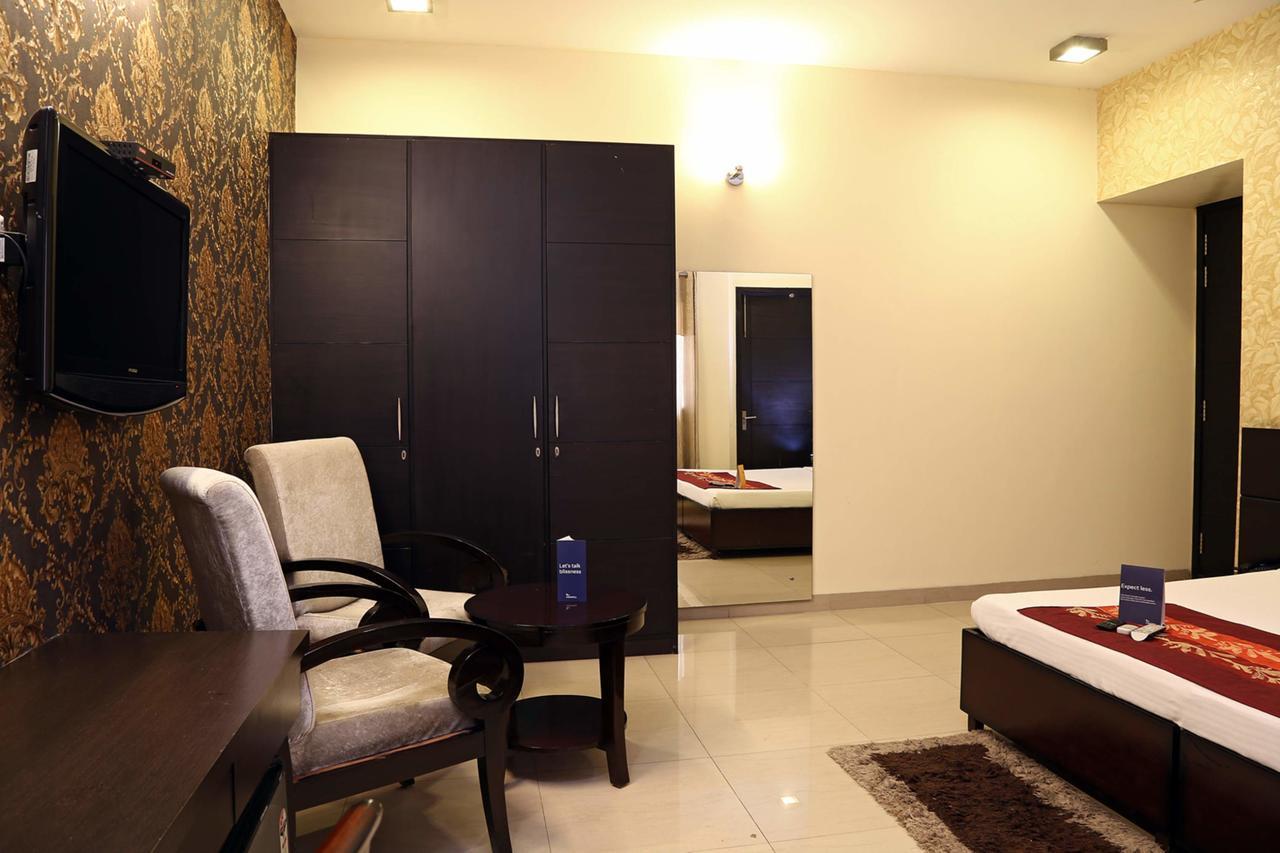 Fabhotel Signature Cyber Park เดลี ภายนอก รูปภาพ