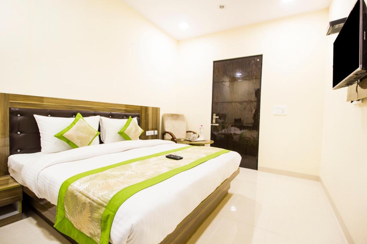 Fabhotel Signature Cyber Park เดลี ภายนอก รูปภาพ