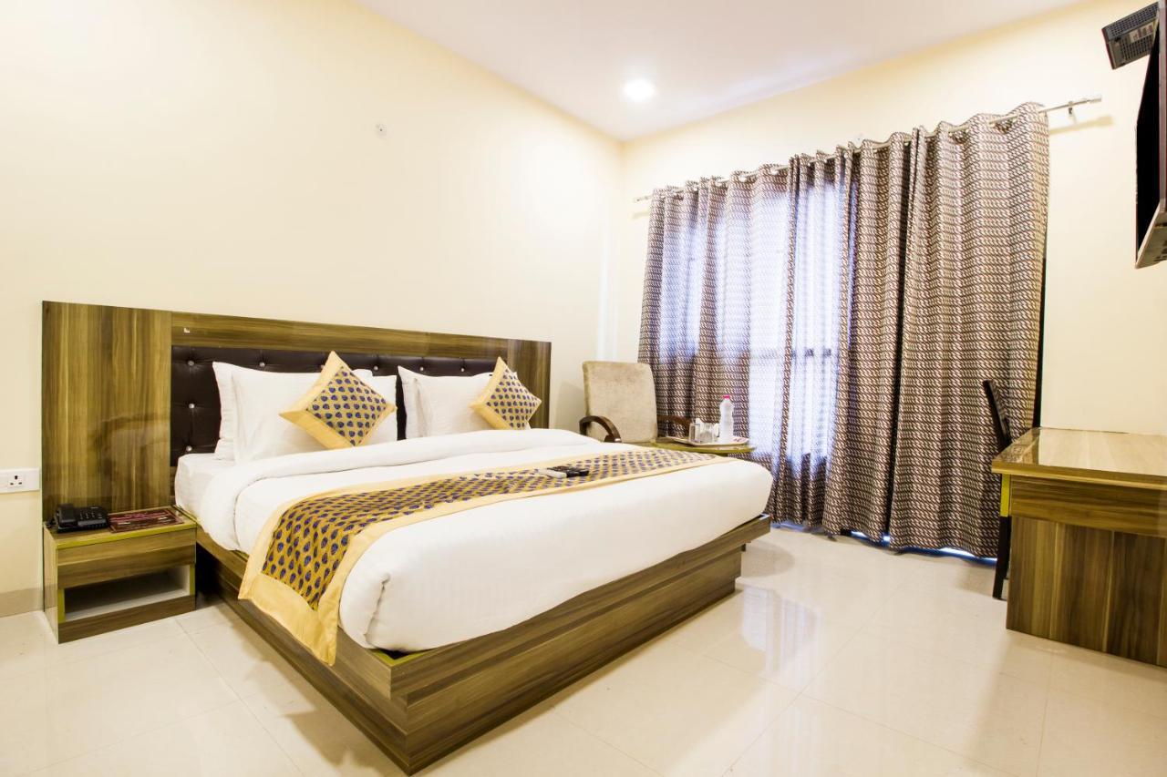 Fabhotel Signature Cyber Park เดลี ภายนอก รูปภาพ