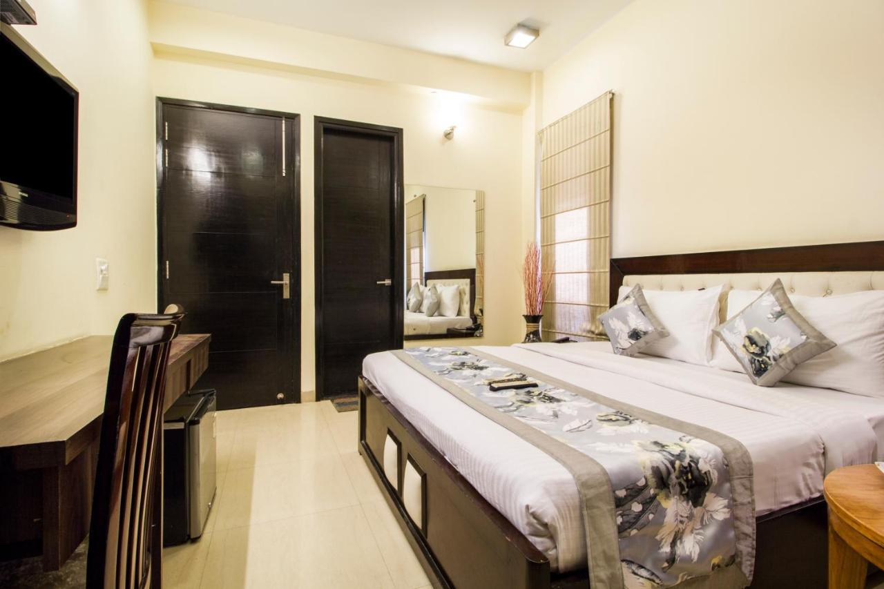 Fabhotel Signature Cyber Park เดลี ภายนอก รูปภาพ